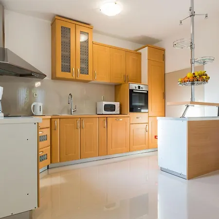 Modern Escape With Private Pool - 4 Bedroom Vila