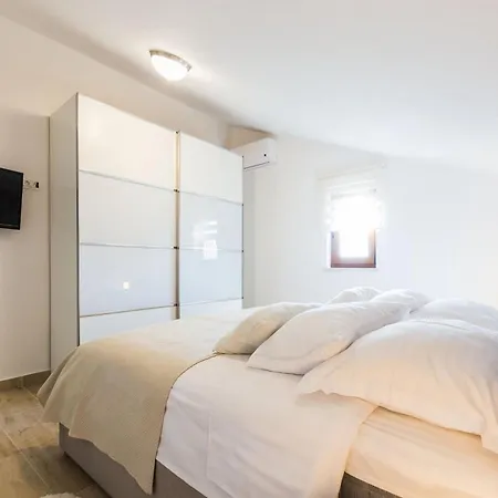 Modern Escape With Private Pool - 4 Bedroom * Zadar