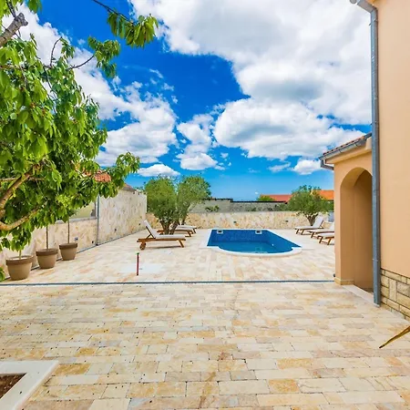 Modern Escape With Private Pool - 4 Bedroom Villa