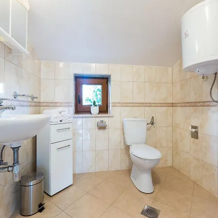Modern Escape With Private Pool - 4 Bedroom Ζαντάρ