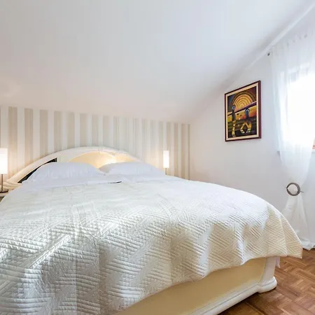Modern Escape With Private Pool - 4 Bedroom Villa